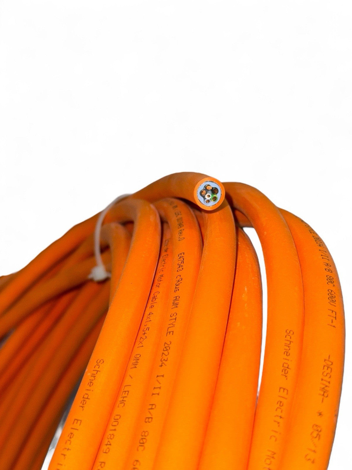 Schneider Electric VW3M5101R150 Motor & PLC, PacDrive Cable ,15metre /600Volt