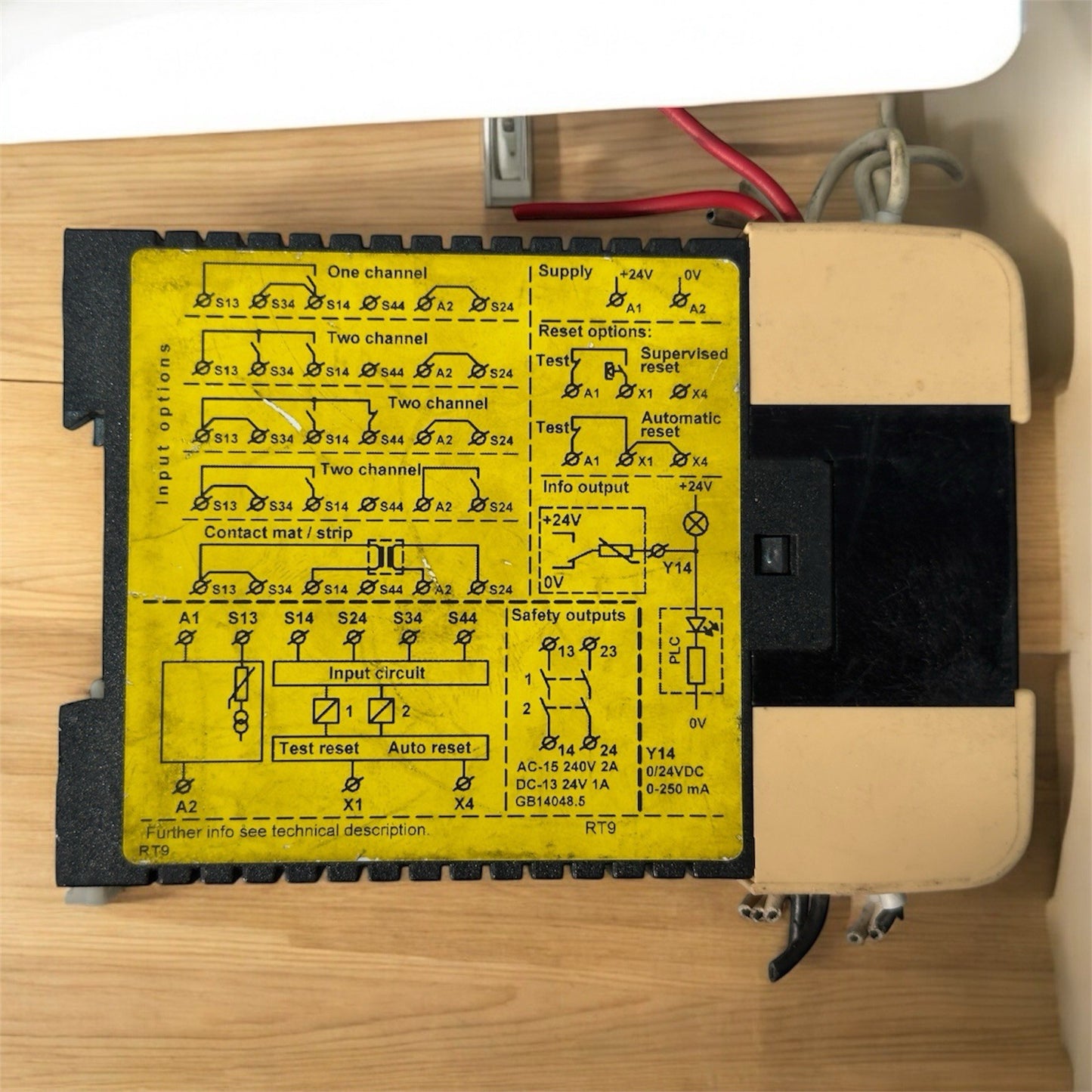 JOKAB SAFETY (ABB GROUP) Safety Relay 2TLJ010029R0000