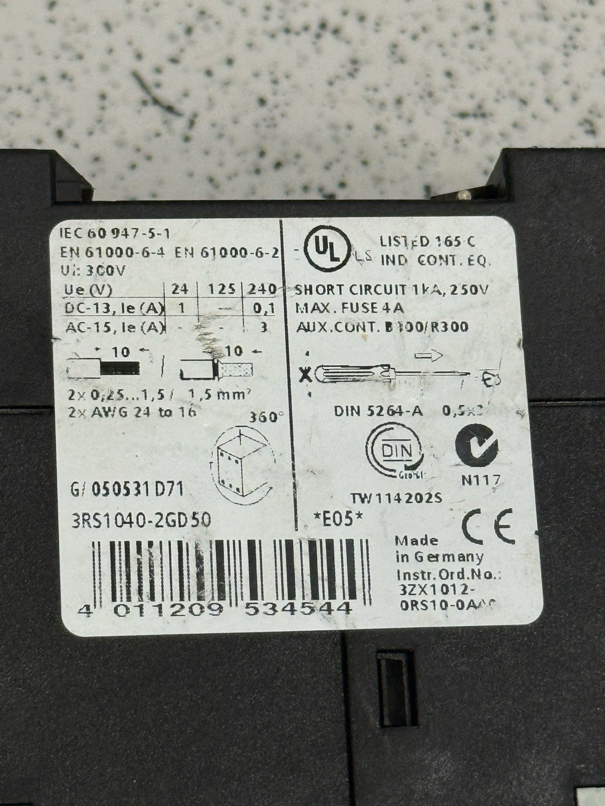 Siemens SIRIUS 3RS1040-2GD50 Monitoring Relay - Industrial Control Device
