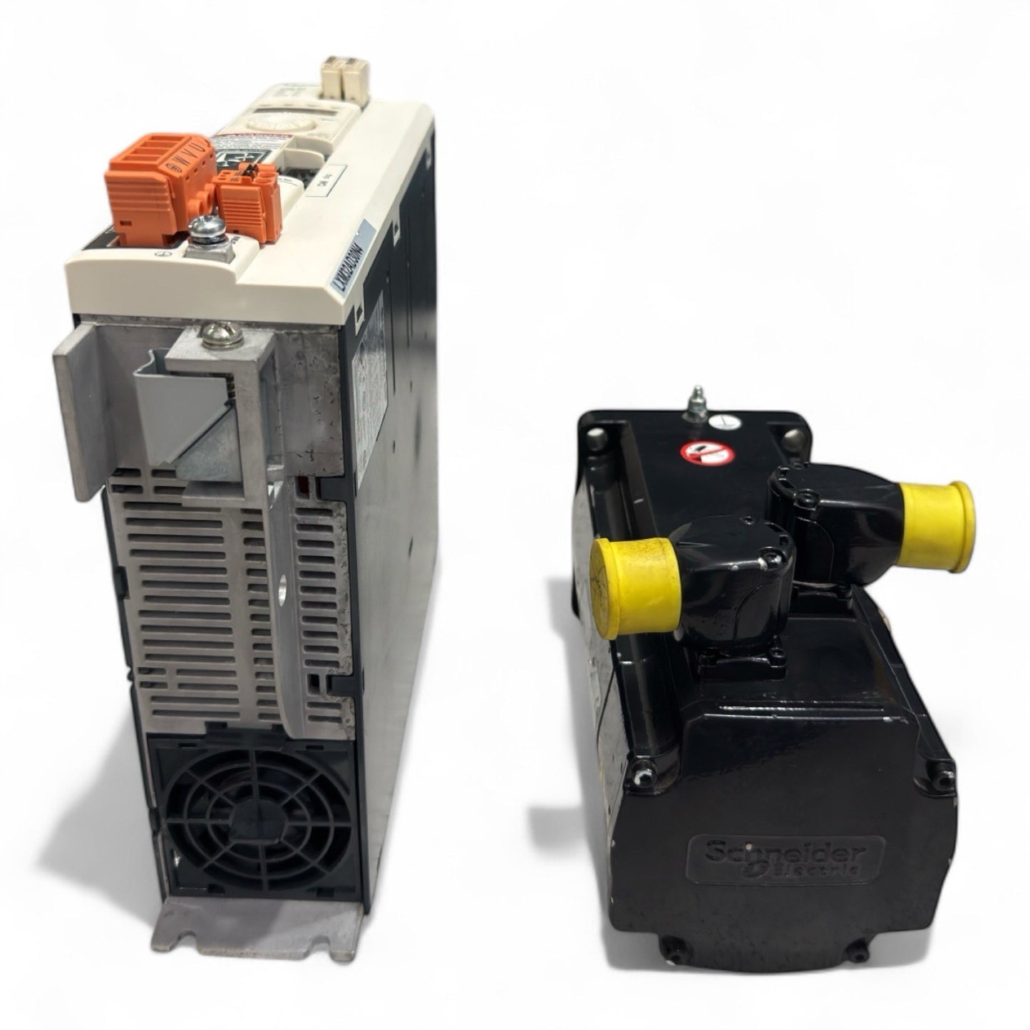 Schneider Servo Set LXM32AD30N4 + BSH1002P11A2A + +2 Servo Cable’s