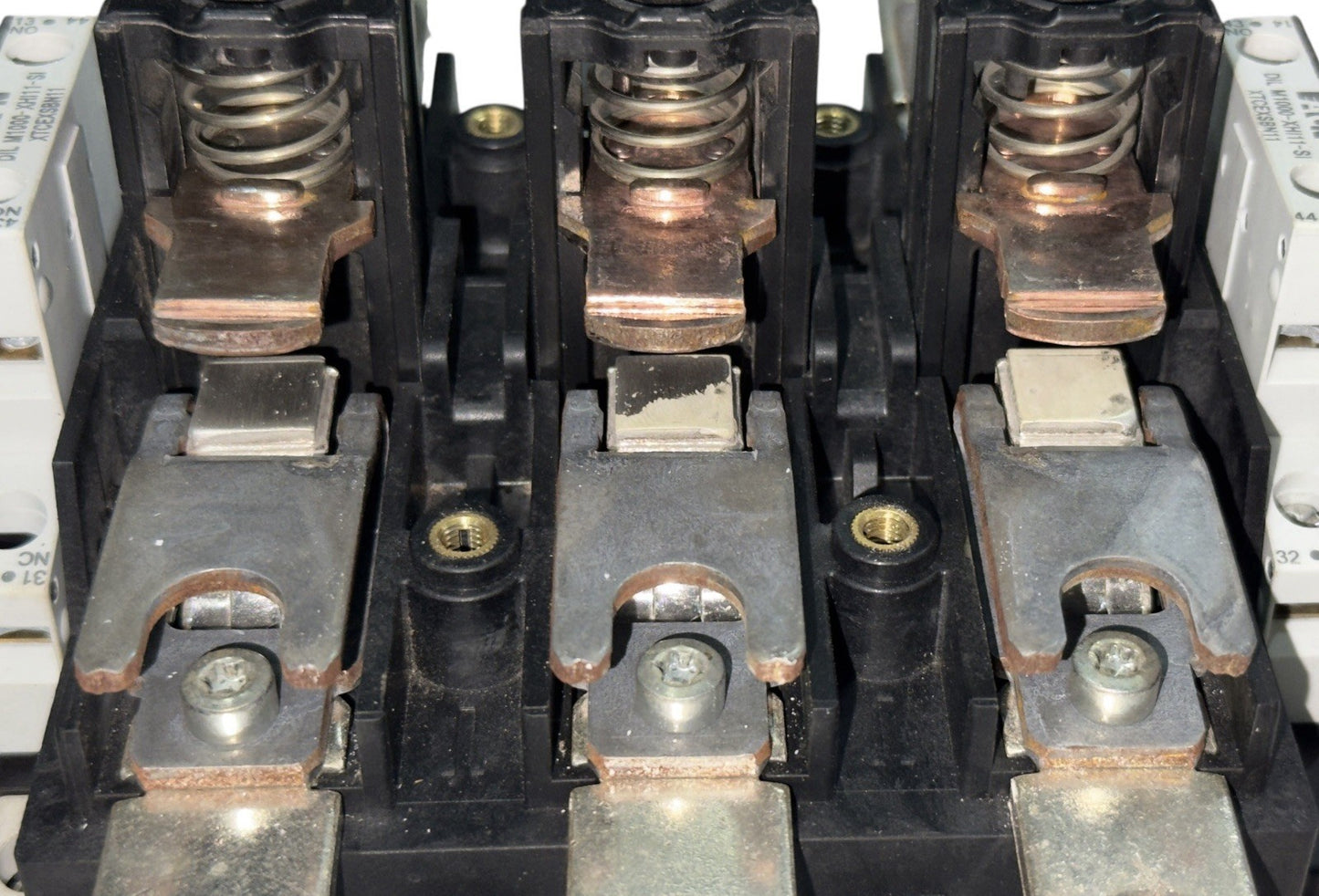 EATON DIL M185A  XTCE185H 180-240V 3POLE 185 A MAGNETIC POWER CONTACTOR