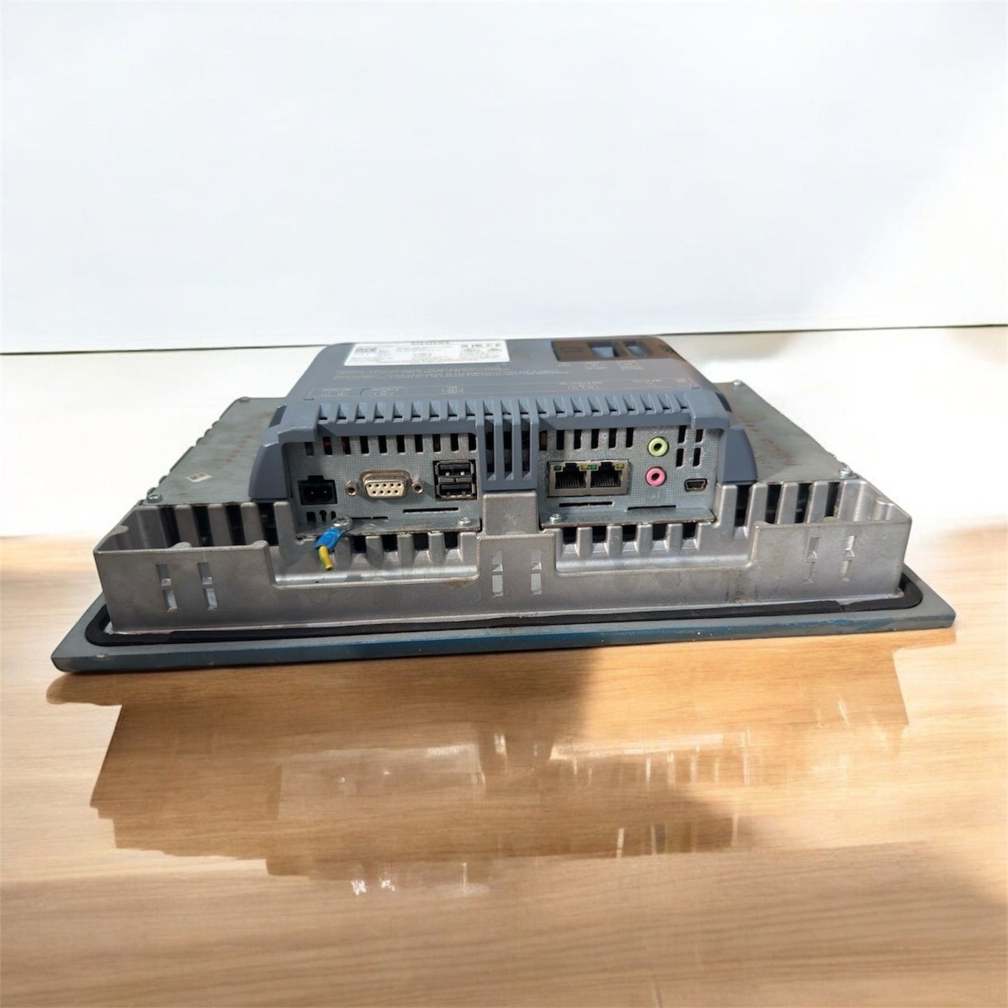 Siemens Simatic KP700 Comfort HMI Panel 6AV2124-1GCO1-0AX0