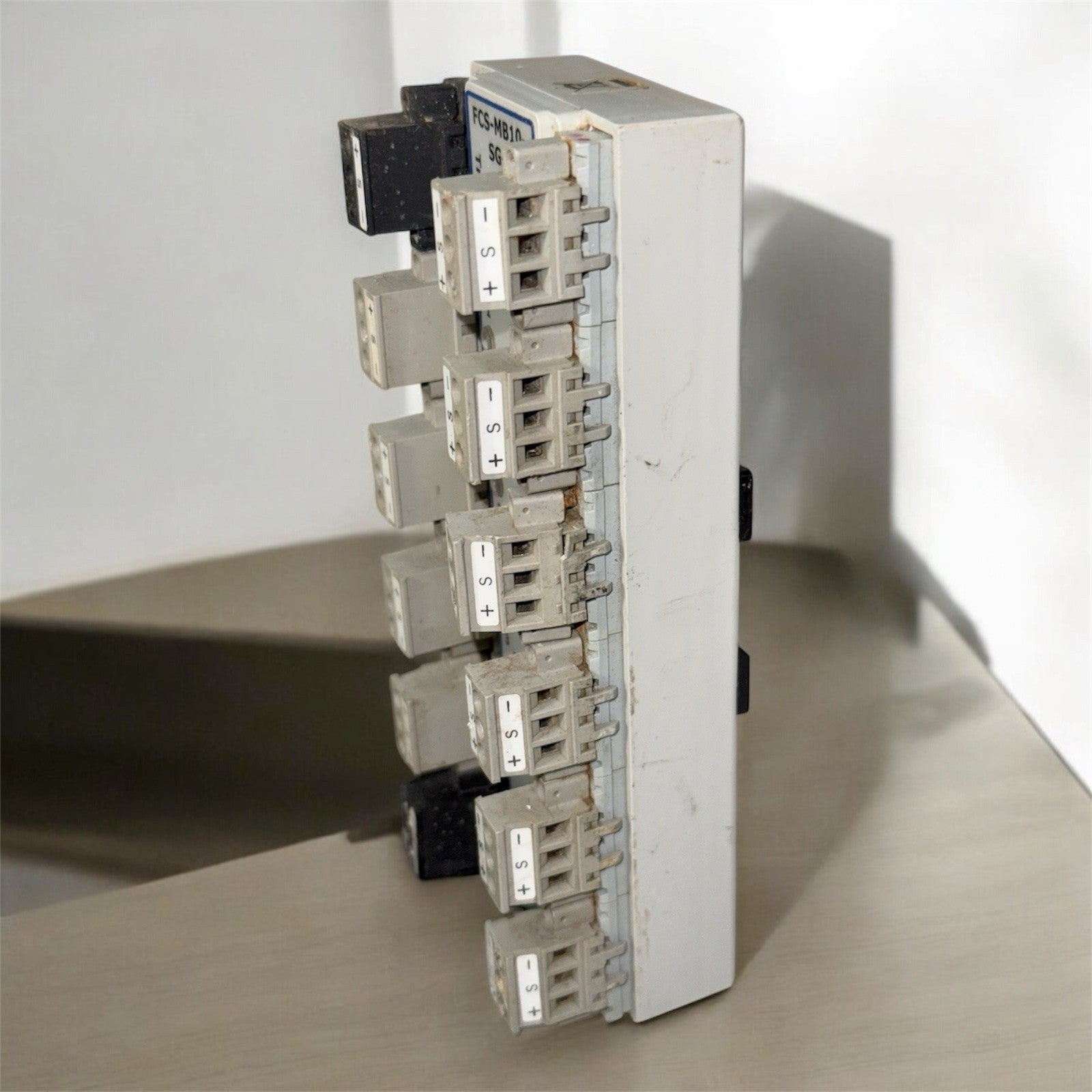 Relcom Inc. FCS-MB10-SG-T                             Fieldbus Segment Protector