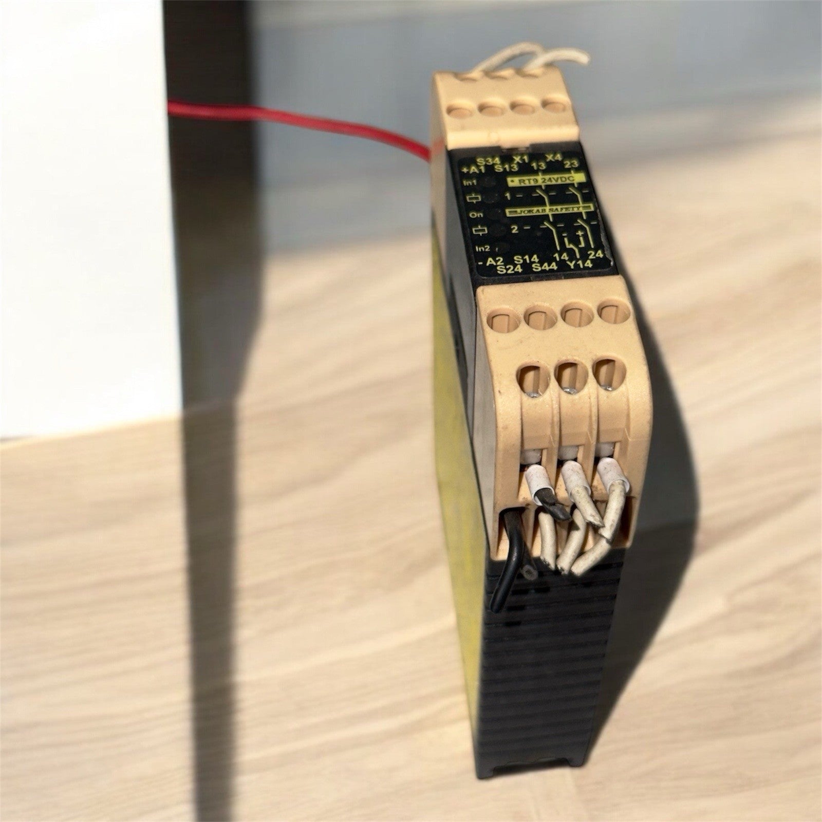 JOKAB SAFETY (ABB GROUP) Safety Relay 2TLJ010029R0000