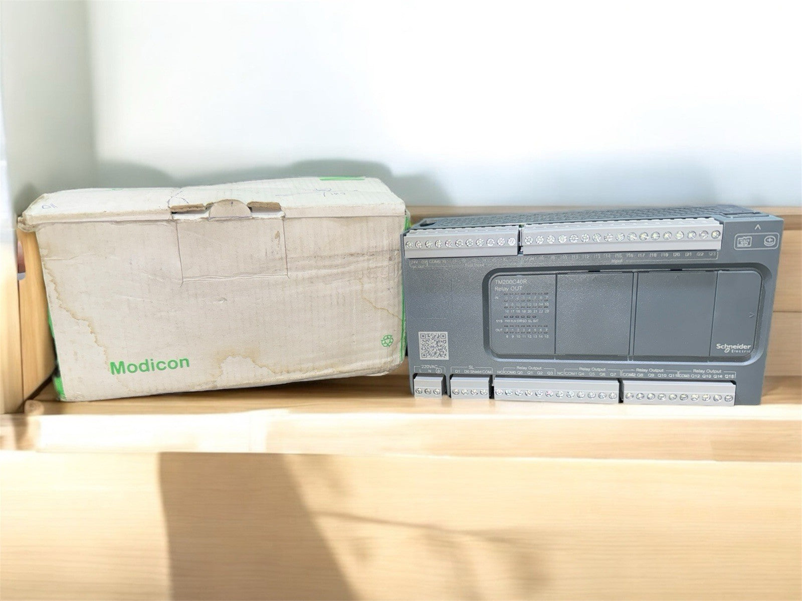 Schneider Modicon TM200C40R