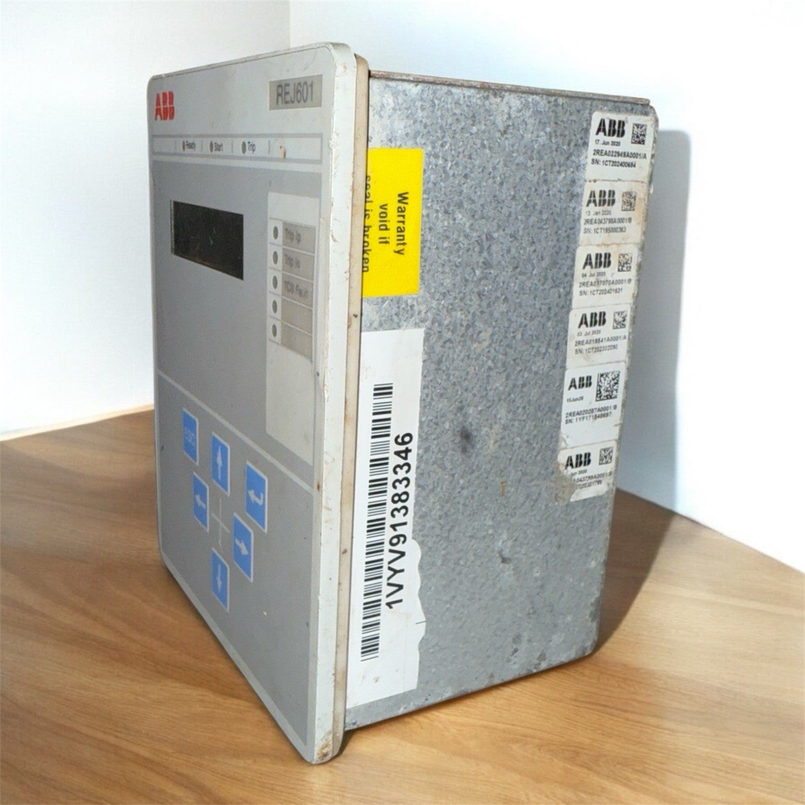 ABB REJ601 Protection relay for overcurrent and earth fault protection