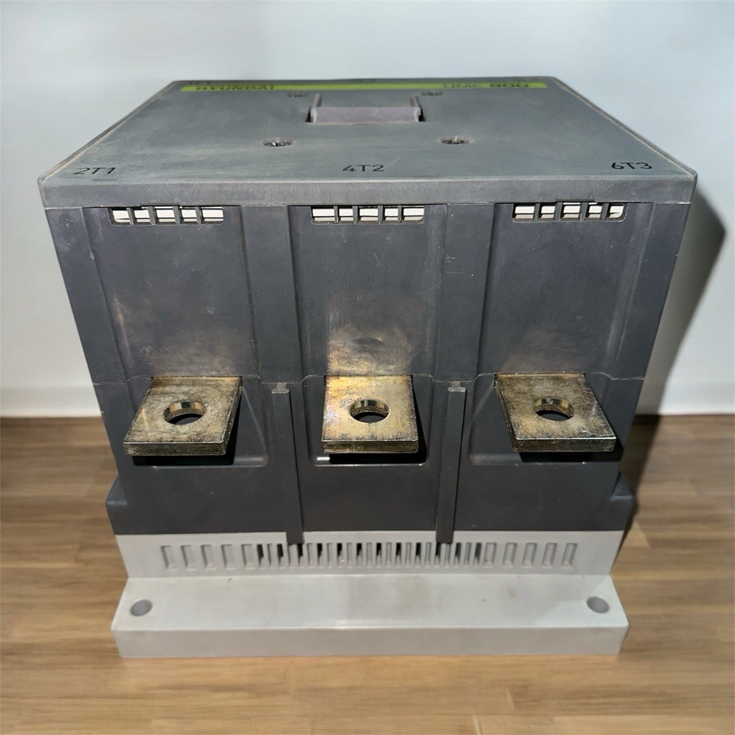 Hyundai UMC 800 Magnetic Contactor