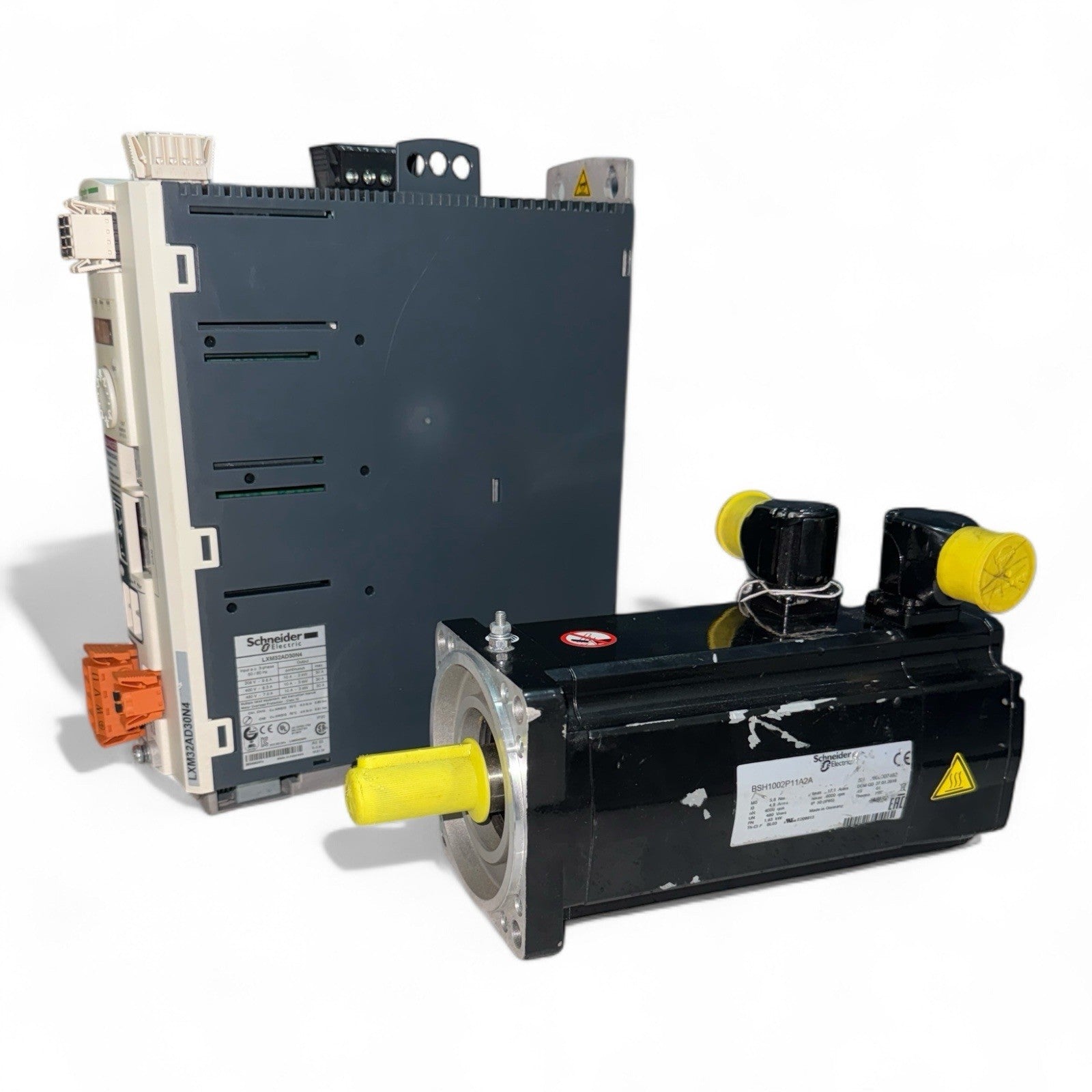Schneider Servo Set LXM32AD30N4 + BSH1002P11A2A + +2 Servo Cable’s