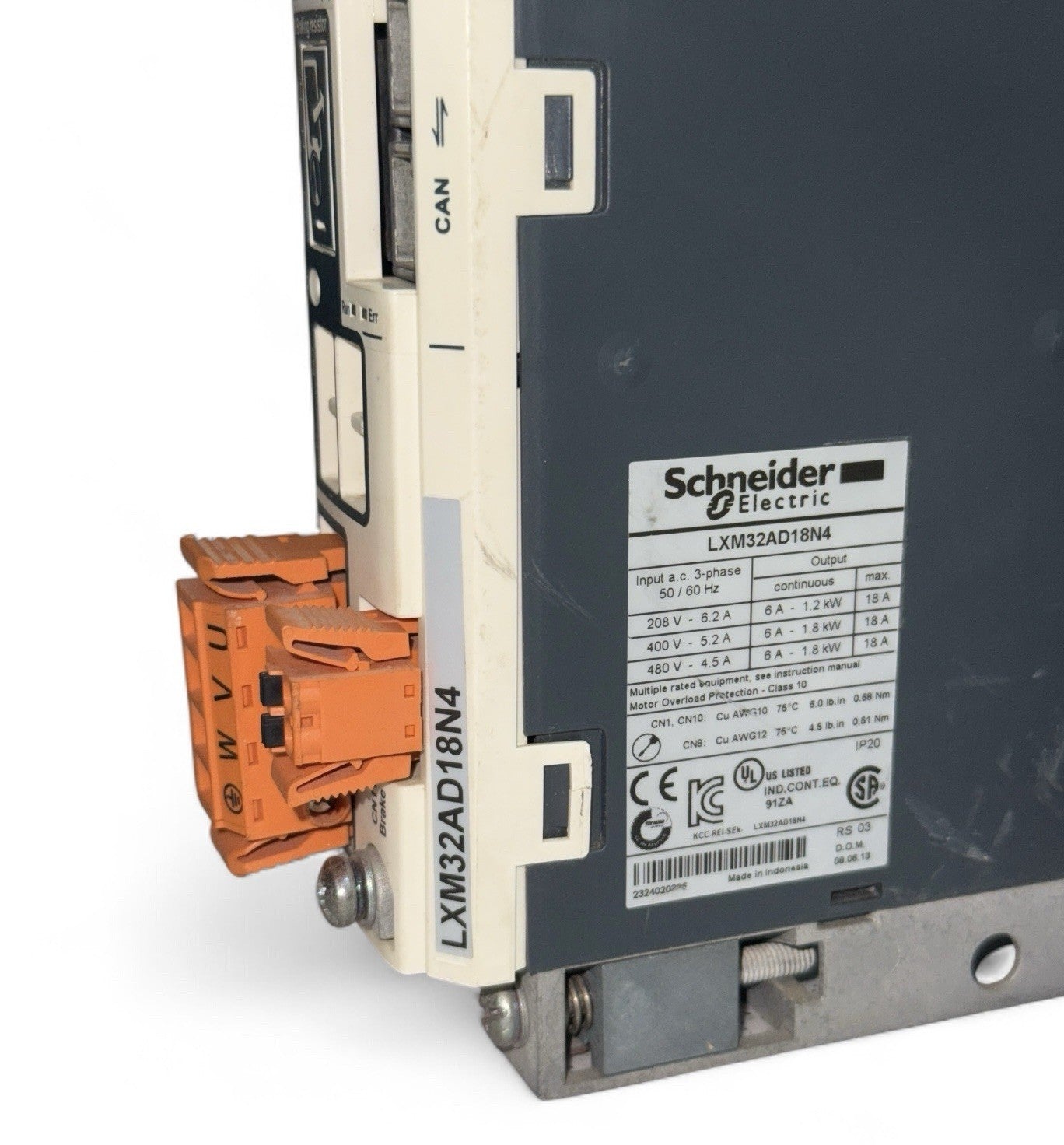 Schneider Servo Set LXM32AD18N4 + BSH1002P11A2A + VW3M8102R50 + Servo Cable